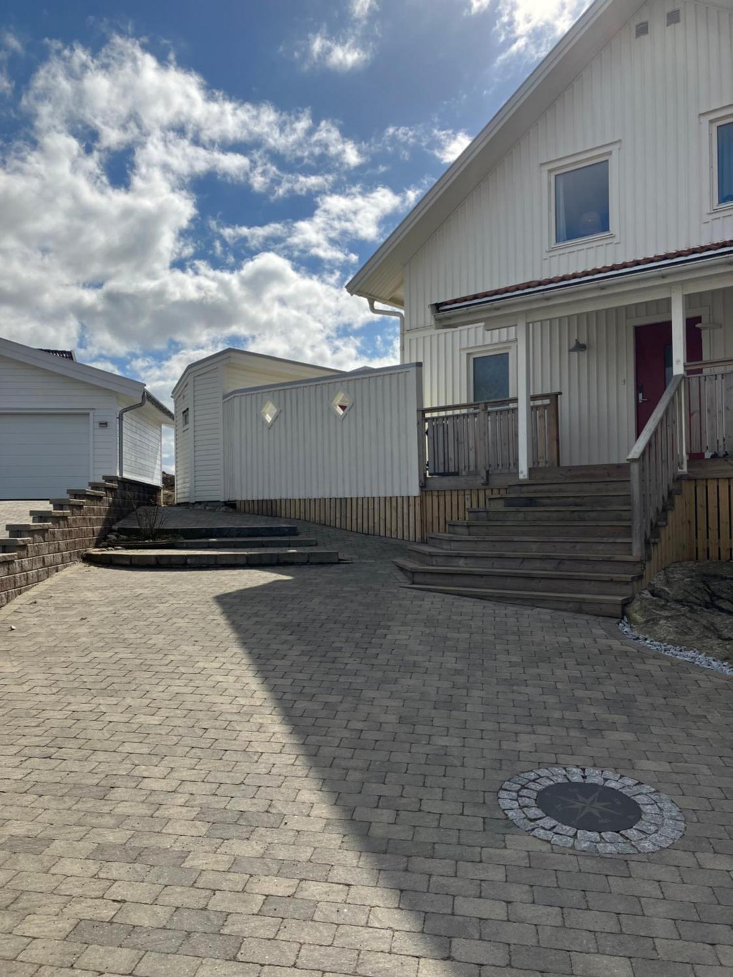 Eget Gaesthus I Vaestkustpaerlan Skaerhamn Villa Exterior photo